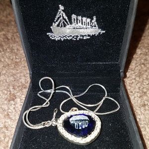 Heart of the ocean necklace